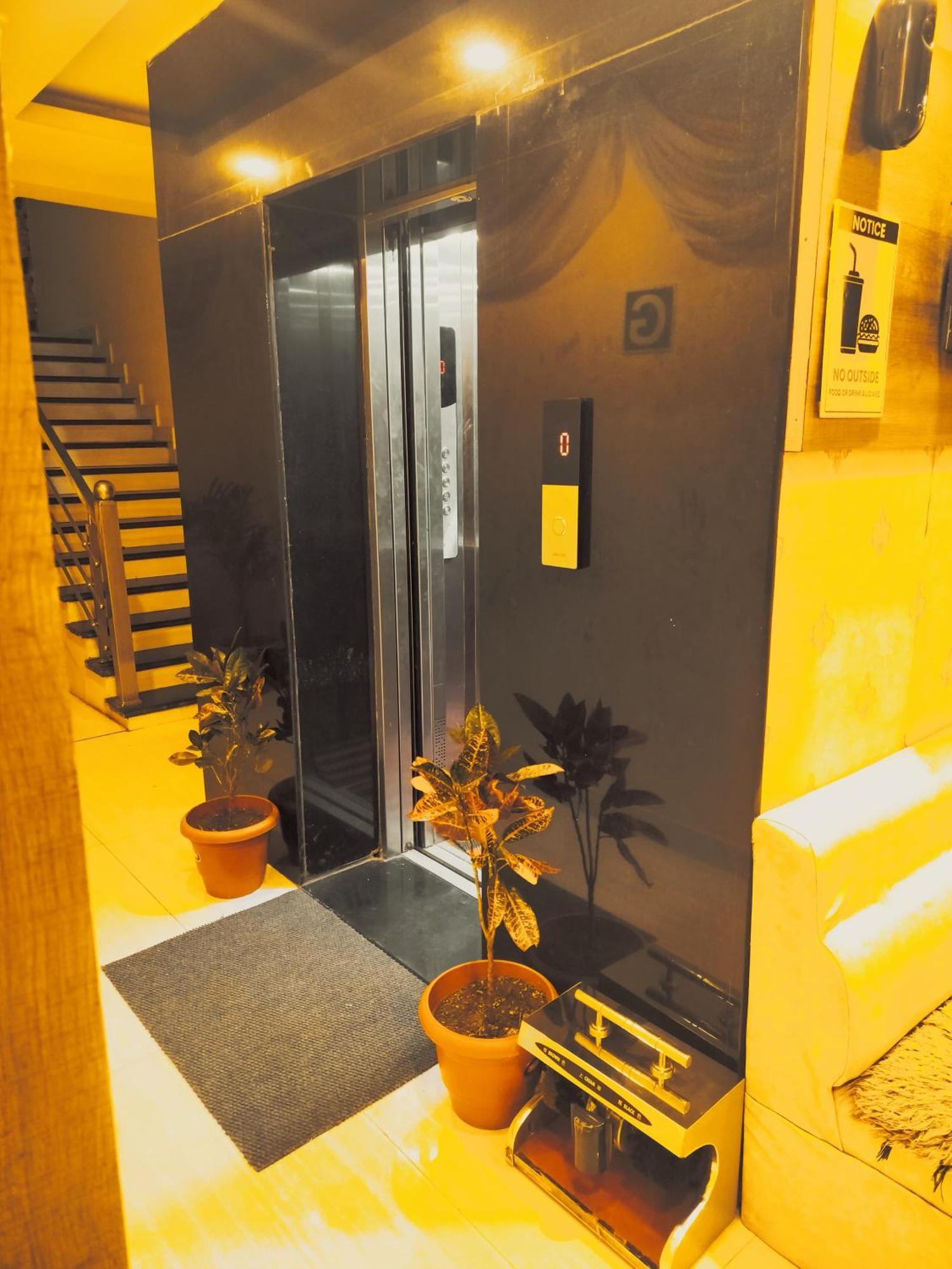 Hotel R K Palace Bhopal Exterior photo