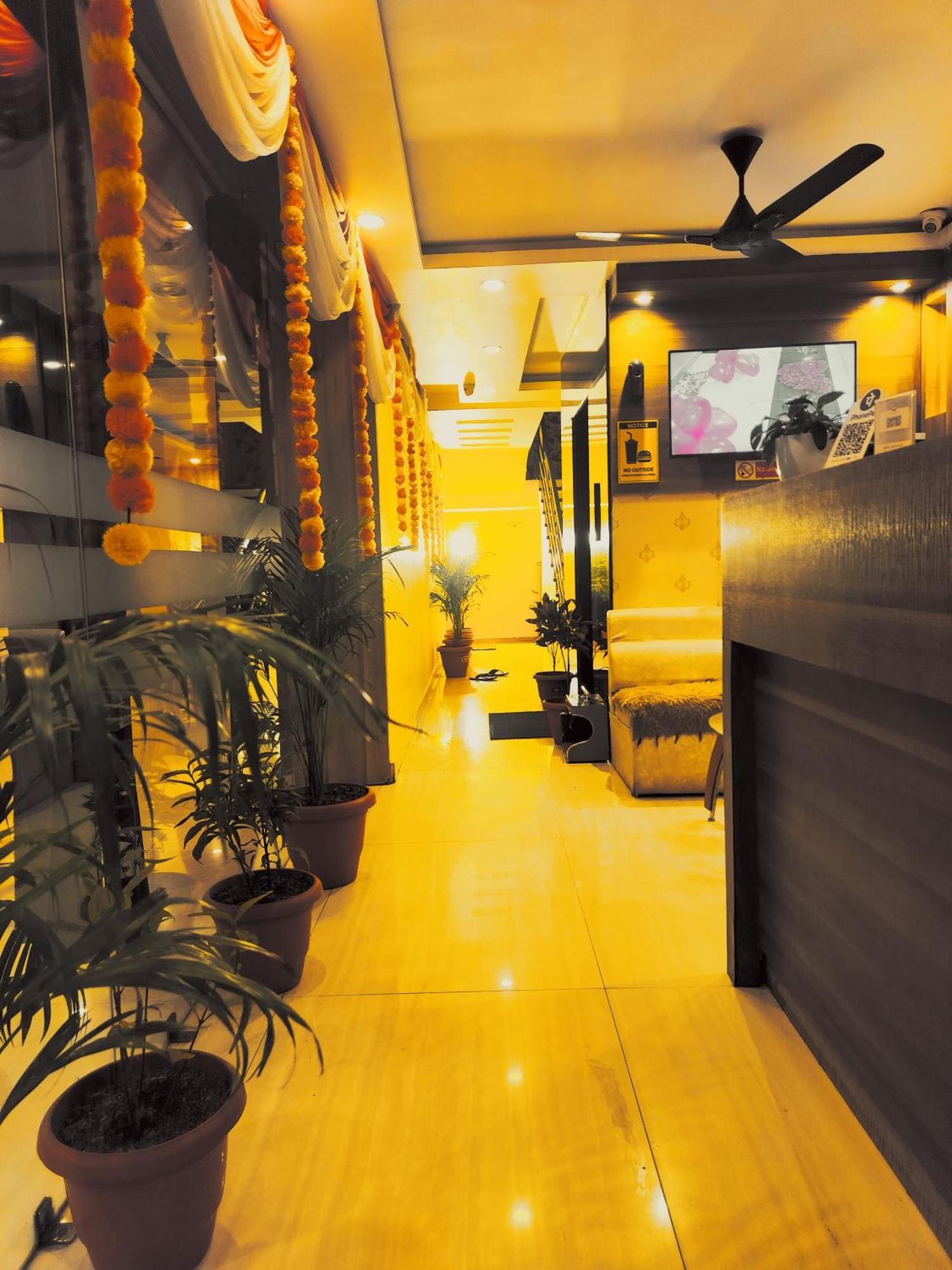 Hotel R K Palace Bhopal Exterior photo
